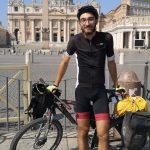 Alessandro in bici da Milano a Parigi: 1.150 chilometri per i malati di tumore