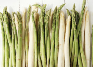 Drenanti e antiossidanti: è la stagione degli asparagi