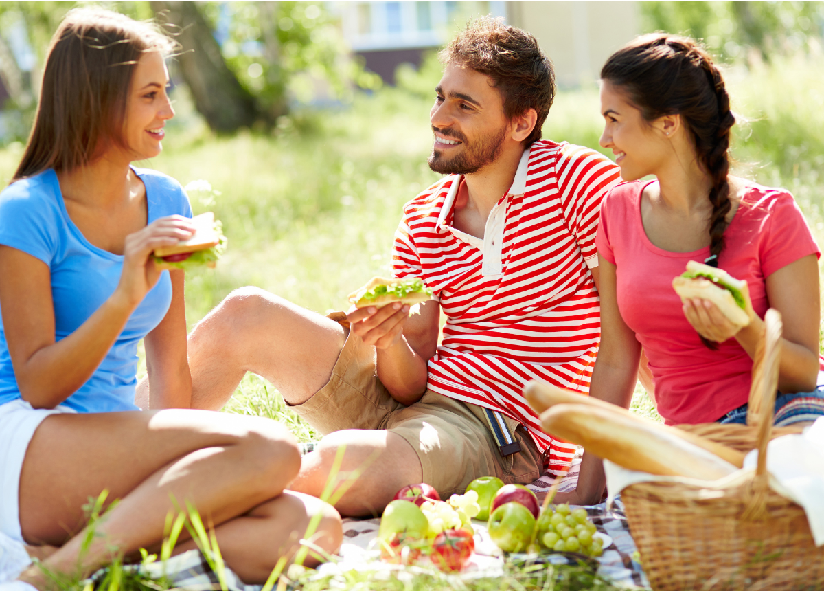 Mangiare all’aperto in estate: raccomandazioni per pasti in sicurezza